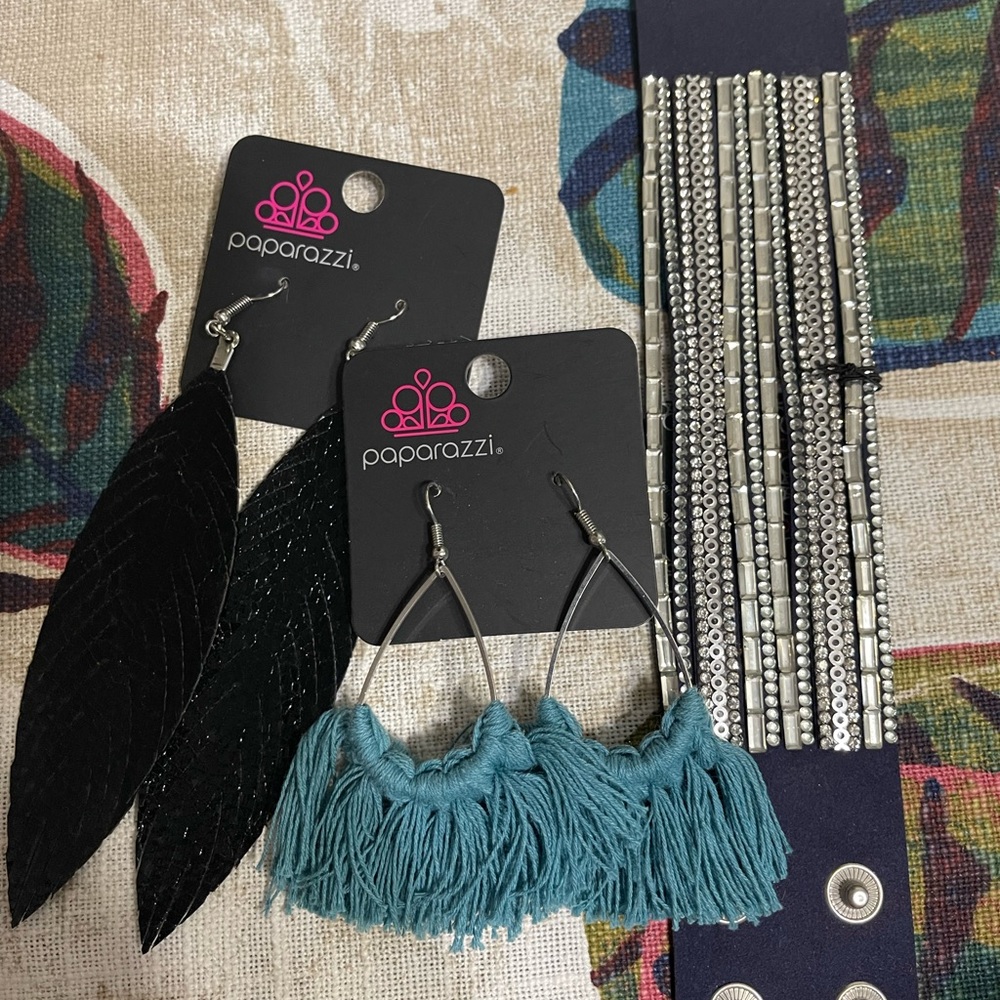 Surprise Paparazzi bundles!! Super discounted!!